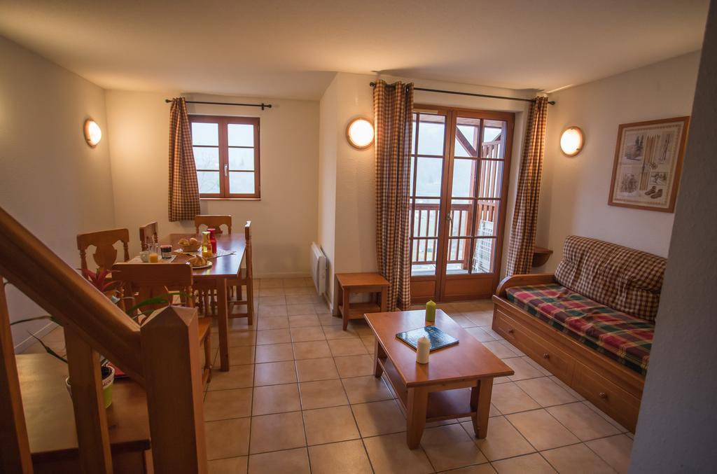 Residence Nemea Les Chalets D'Estive Cauterets Rum bild