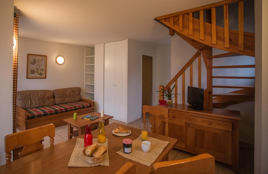 Residence Nemea Les Chalets D'Estive Cauterets Rum bild